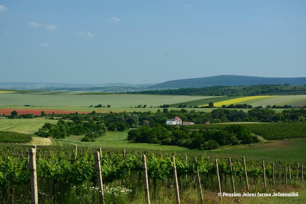 Jeleni Farma Jecmeniste Vrbovec Exterior foto